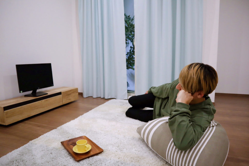 ミニマルなライフスタイルにぴったりのテレビ台とは 基礎知識 読み物 Re Home ミニマルなライフスタイルにぴったりのテレビ台とは 基礎知識 読み物 Re Home